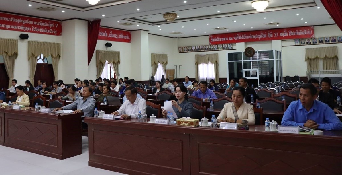 ສນຊ ຫວນຄນມນເຊອວນສາງຕງຄະນະຈດຕງສນກາງພກ ຄບຮອບ 70 ປ - image 2
