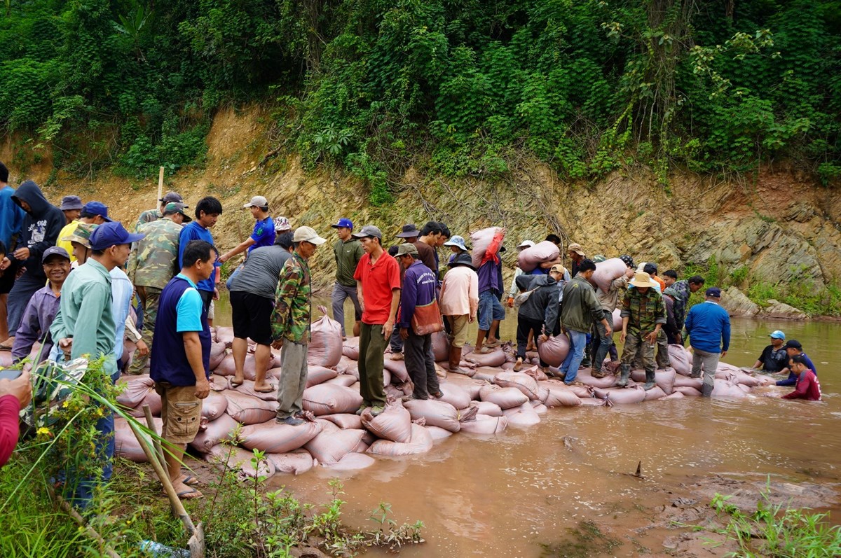 ຫວງນາທາ ສອມແປງຄອງເໝອງທຖກຜນກະທບຈາກໄພນາຖວມໃນໄລຍະຜານມາ. - image 2