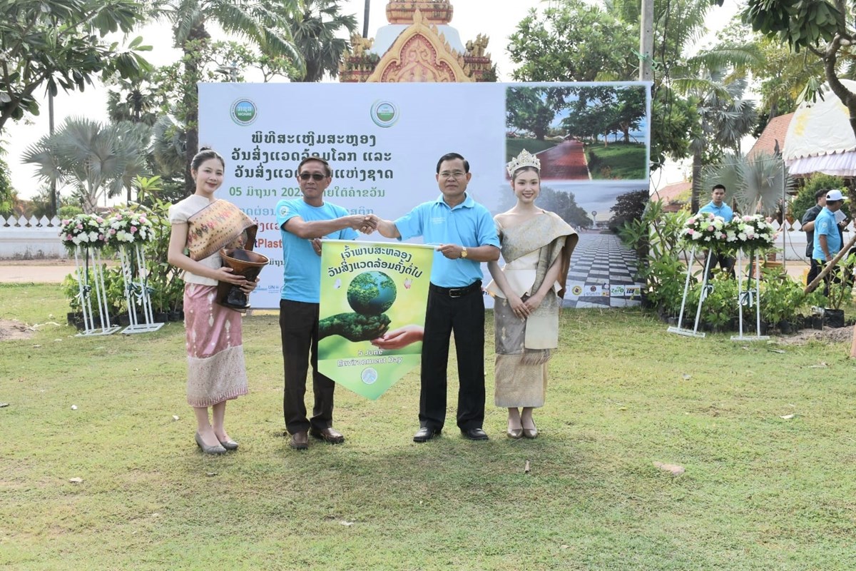 ມອບ-ຮບໂຄງການສາງຕງລະບບພະຍາກອນ ແລະ ເຕອນໄພນາຖວມຢເຂດອາງນາເຊບງຫຽງ - image 1