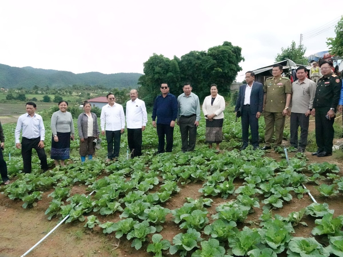 ຮອງນາຍກລດຖະມນຕໂອລມພະນກງານຫກແຫງເມອງຄນ ແລະ ເມອງຜາໄຊ - image 2