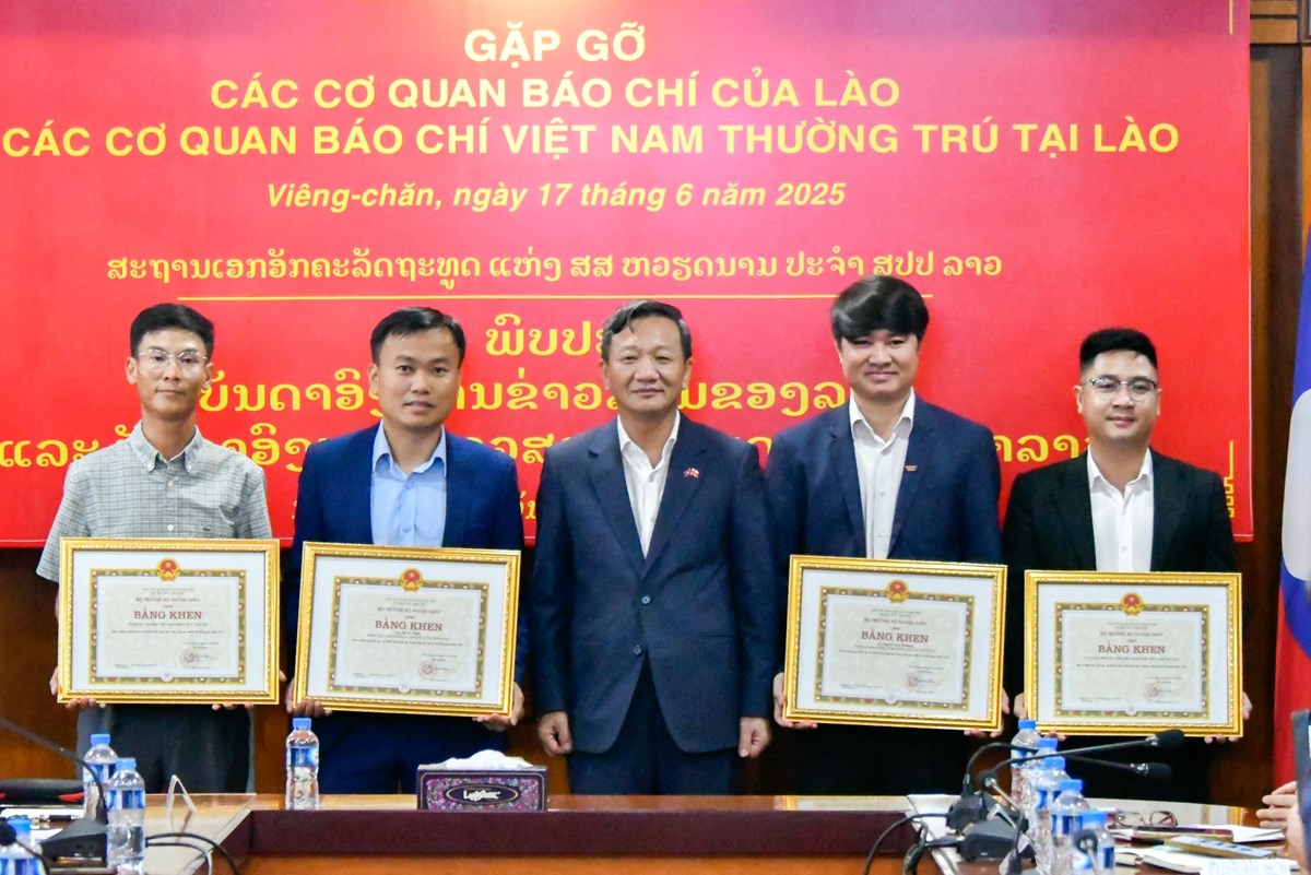 ທດຫວຽດນາມ ພບປະບນດາອງການສມວນຊນລາວ ແລະ ຫວຽດນາມ ປະຈາລາວ - image 4