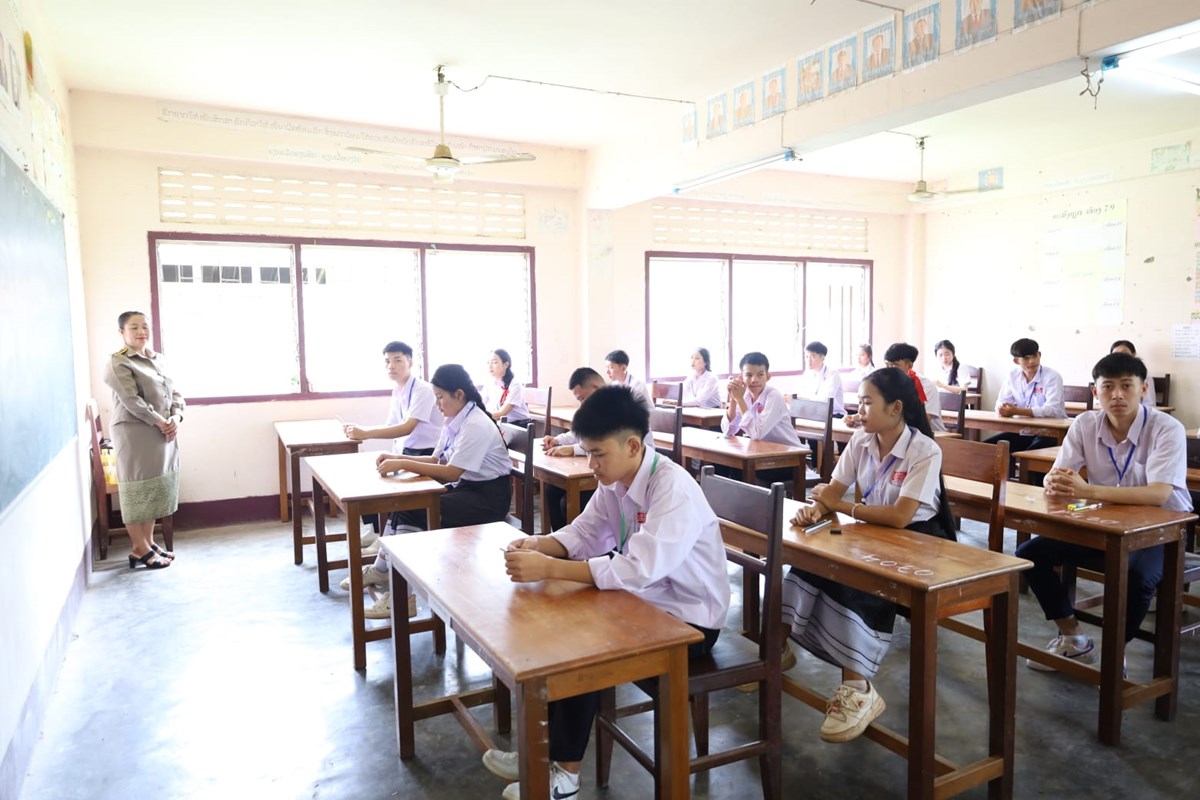 ພທເປດຫວບດສອບເສງຈບຊນມດທະຍມສກສາຕອນປາຍ ທແຂວງຄາມວນ - image 1