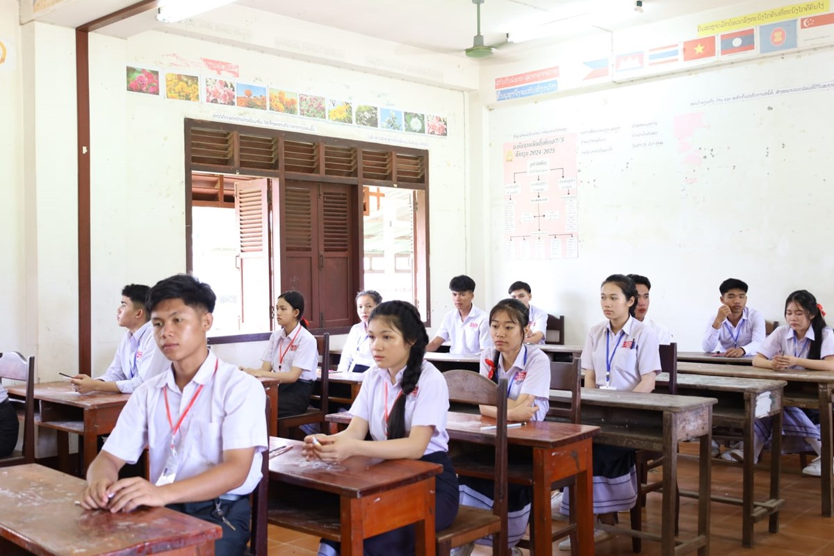ພທເປດຫວບດສອບເສງຈບຊນມດທະຍມສກສາຕອນປາຍ ທແຂວງຄາມວນ - image 2