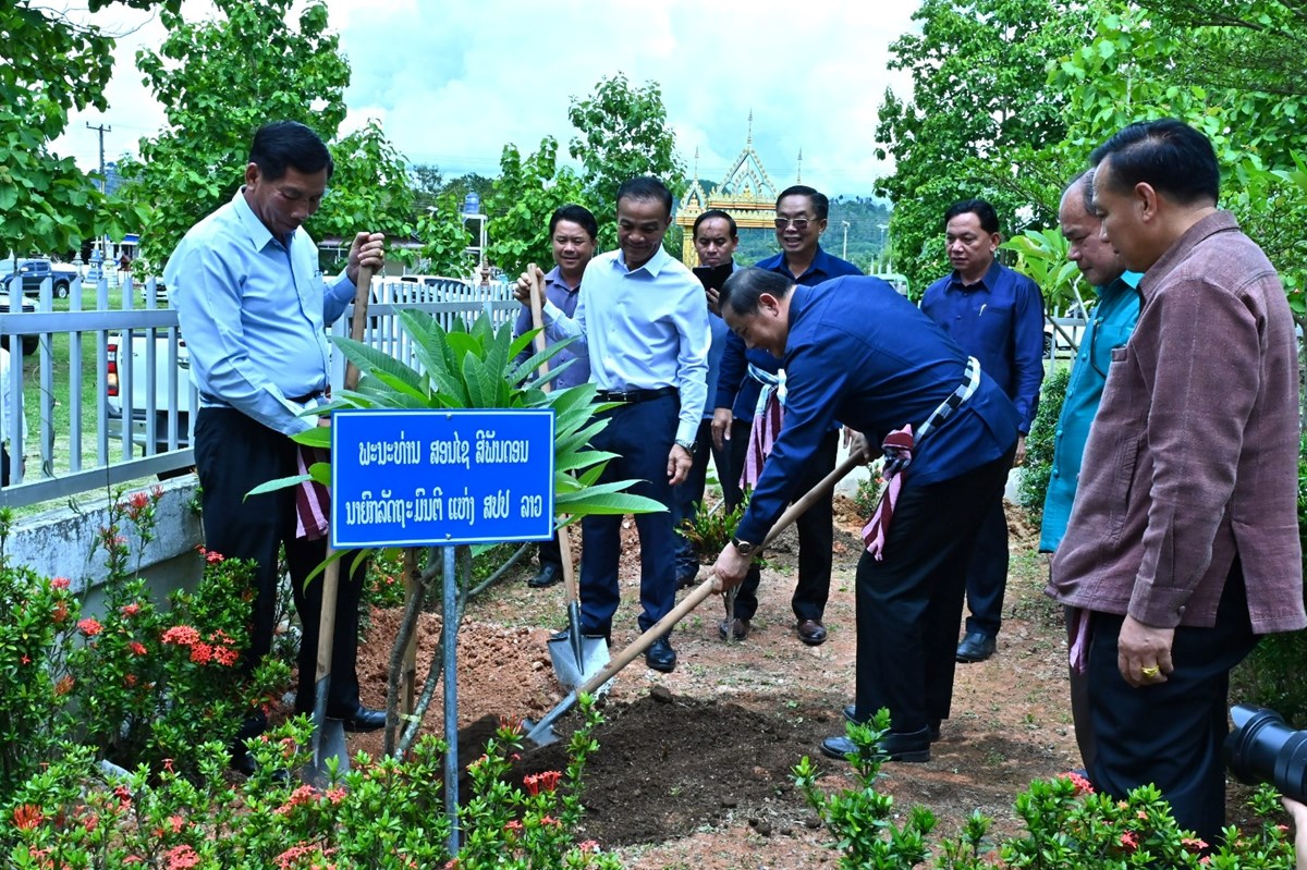 ທານນາຍກລດຖະມນຕ ພບປະໂອລມຕການນຳຫກແຫງແຂວງວຽງຈນ - image 4