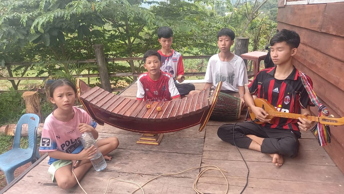 ເມອງພຽງ ປກສາຫາລການແຂງຂນດນຕ ແລະ ຂບລຳທອງຖນ - image 1