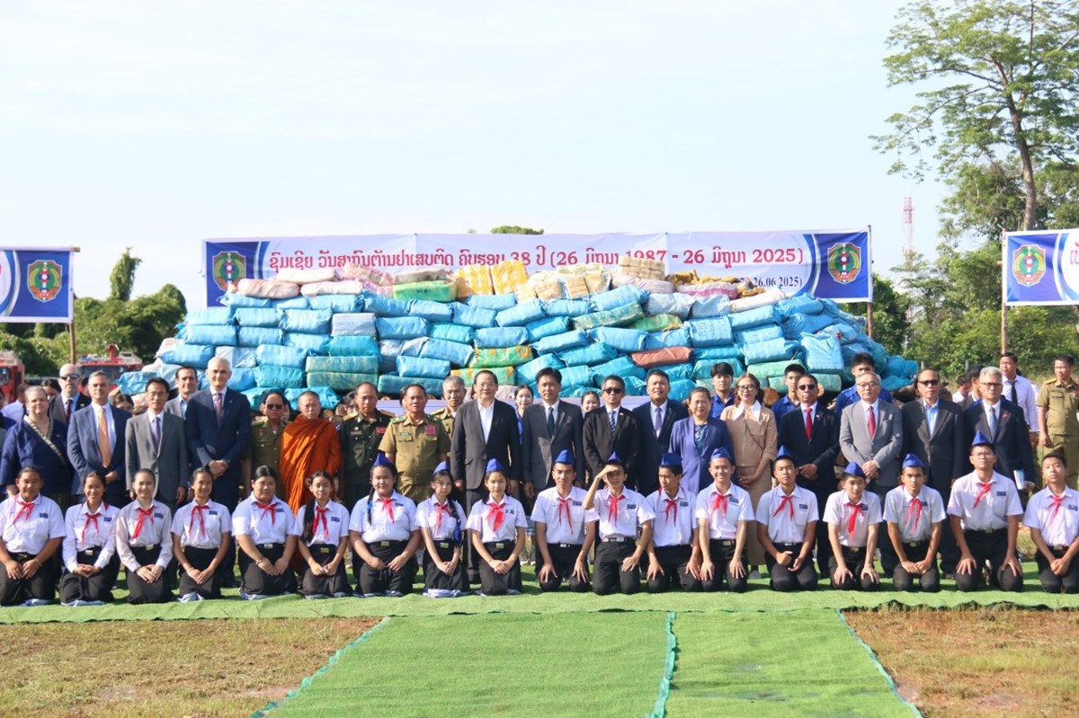 ຈດທຳລາຍຢາເສບຕດໃນໂອກາດວນສາກນຕານຢາເສບຕດ ຄບຮອບ 38 ປ - image 3