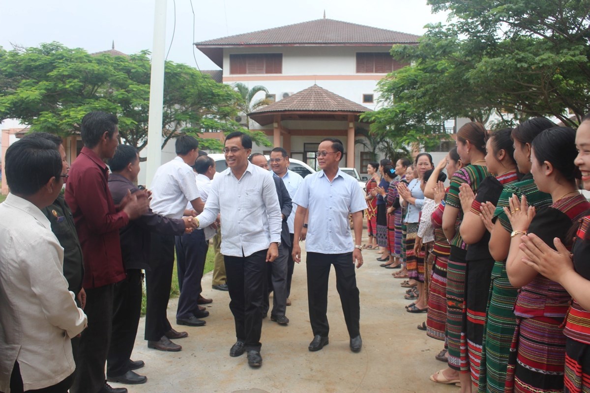ເຈາແຂວງເຊກອງ ພບປະຢຽມຢາມ ຄະນະນຳເມອງກະລມ - image 1