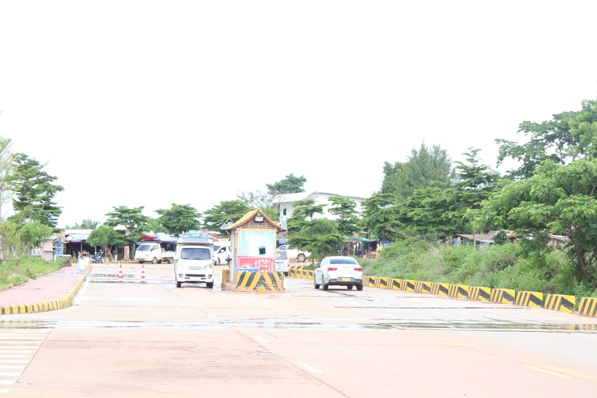 ຊແຈງການເກບຄາຜານເຂາຈອດລດຢສະຖານລດໄຟ - image 2