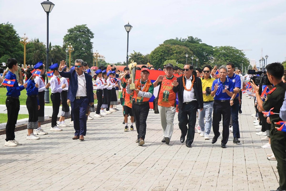 ດບເບນຢໄອຈ ນາຄາ ຄອງແຊມການແຂງຂນ ເຕະບານເຍາວະຊນອາຍບເກນ 13 ປ - image 1