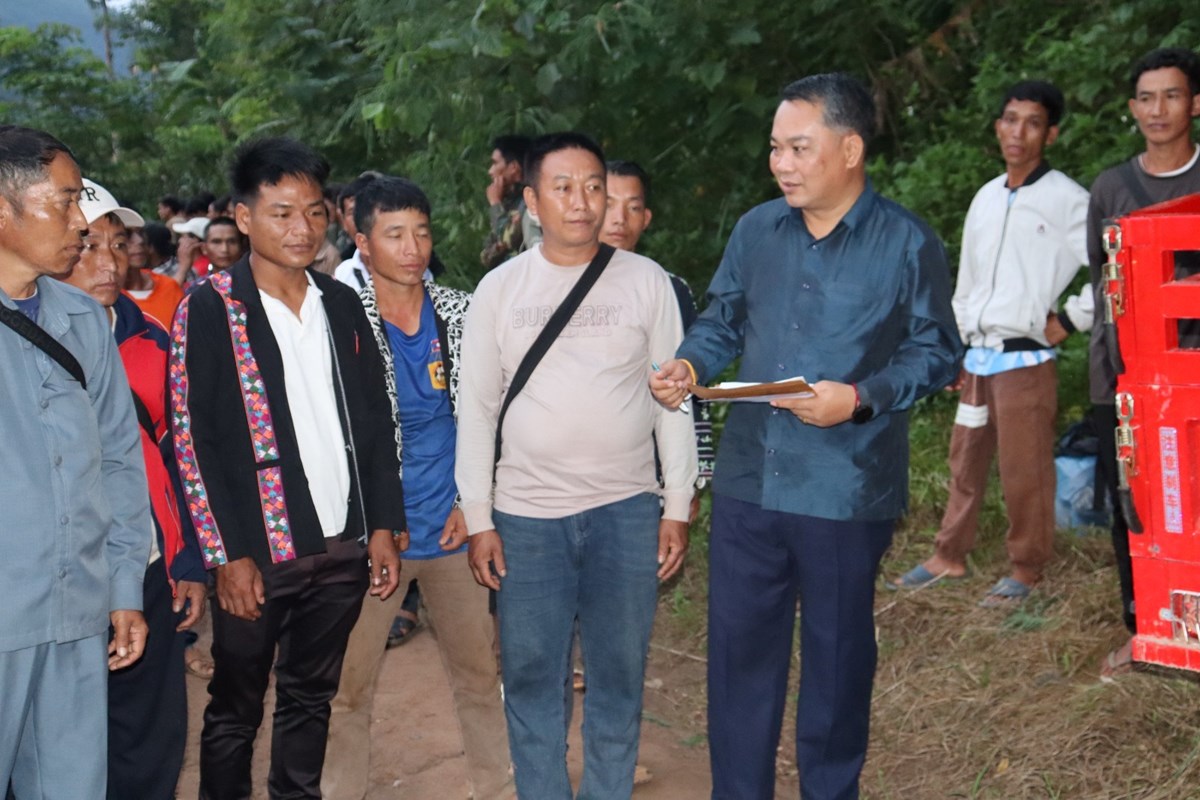 ພທມອບ ງວພພນ-ແມພນ 100 ໂຕ ໃຫປະຊາຊນບນດາເຜາ ຢເຂດຫາງໄກຊອກຫກ - image 1