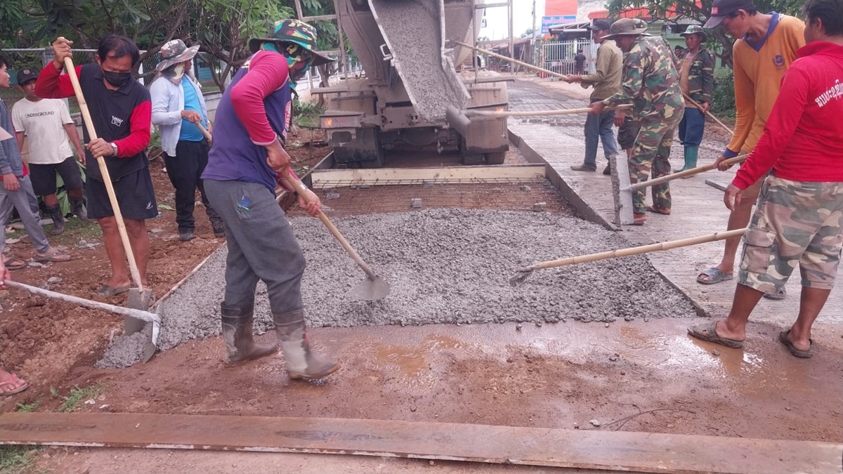 ເມອງໂຂງ ມອບເງນ 40 ລານກວາກບ ກສາງເສນທາງເບຕງ ບານຂນາກ - image 1