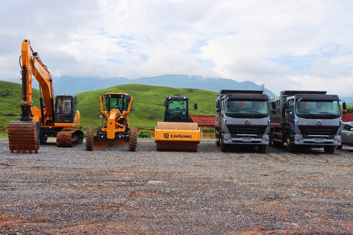 ມອບ-ຮັບ ໂຄງການກໍ່ສ້າງອາຄານຮຽນວິຊາກົນຈັກໜັກໂຮງຮຽນວິຊາຊີບແຂວງໄຊສົມບູນ image 2 ມອບ-ຮບ ໂຄງການກສາງອາຄານຮຽນວຊາກນຈກໜກໂຮງຮຽນວຊາຊບແຂວງໄຊສມບນ - image 2