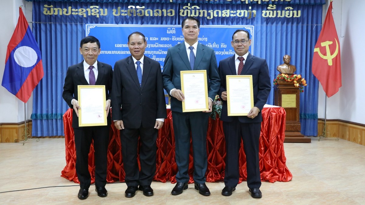 ຮອງນາຍກລດຖະມນຕ ຢຽມຢາມ ແລະ ເຮດວຽກຢເຂດເສດຖະກດພເສດສາມຫຽມຄຳ - image 1