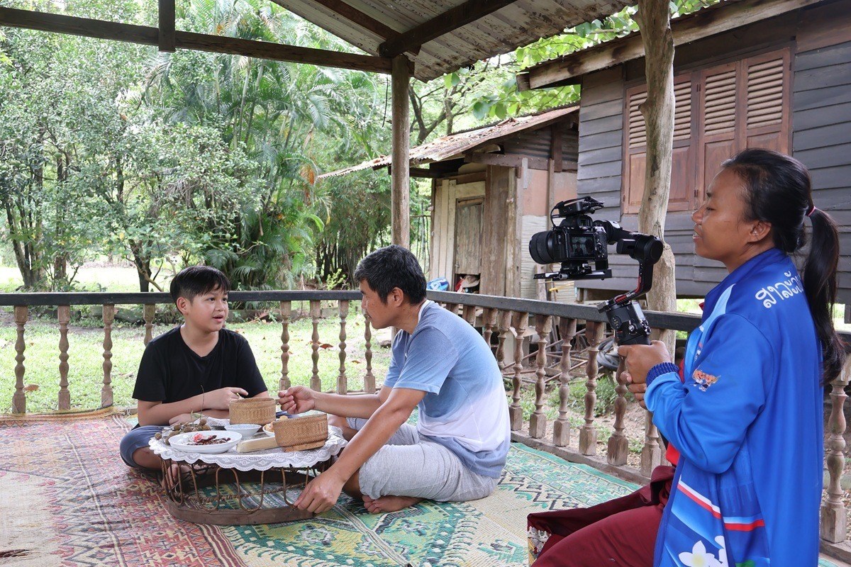 ສສກ ຮວມກບລດຖະບານອສຕຣາລ ຖາຍທຳວດໂອສງເສມການສກສາໃນທວປະເທດ - image 2