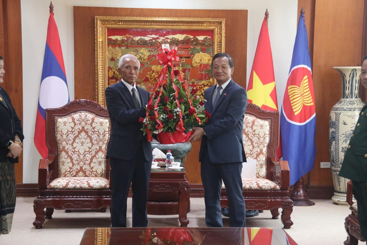 ຄອສພ ​ອວ​ຍ​ພອນເອກອກຄະລດຖະທດ ຫວຽດນາມ ປະຈາ ລາວ - image 1
