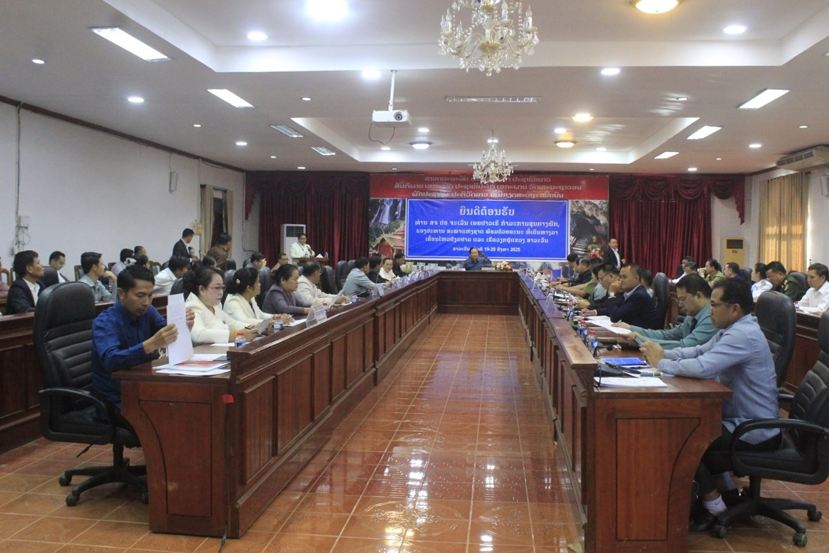 ຮອງປະທານ ສພຊ ຕດຕາມການຈດຕງປະຕບດກດໝາຍ ຢແຂວງສາລະວນ - image 1