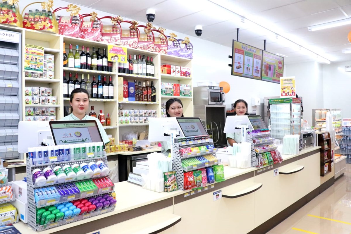ເປດບລການແລວ 7-Eleven ສາຂາທາອດໃນແຂວງຄາມວນ - image 2