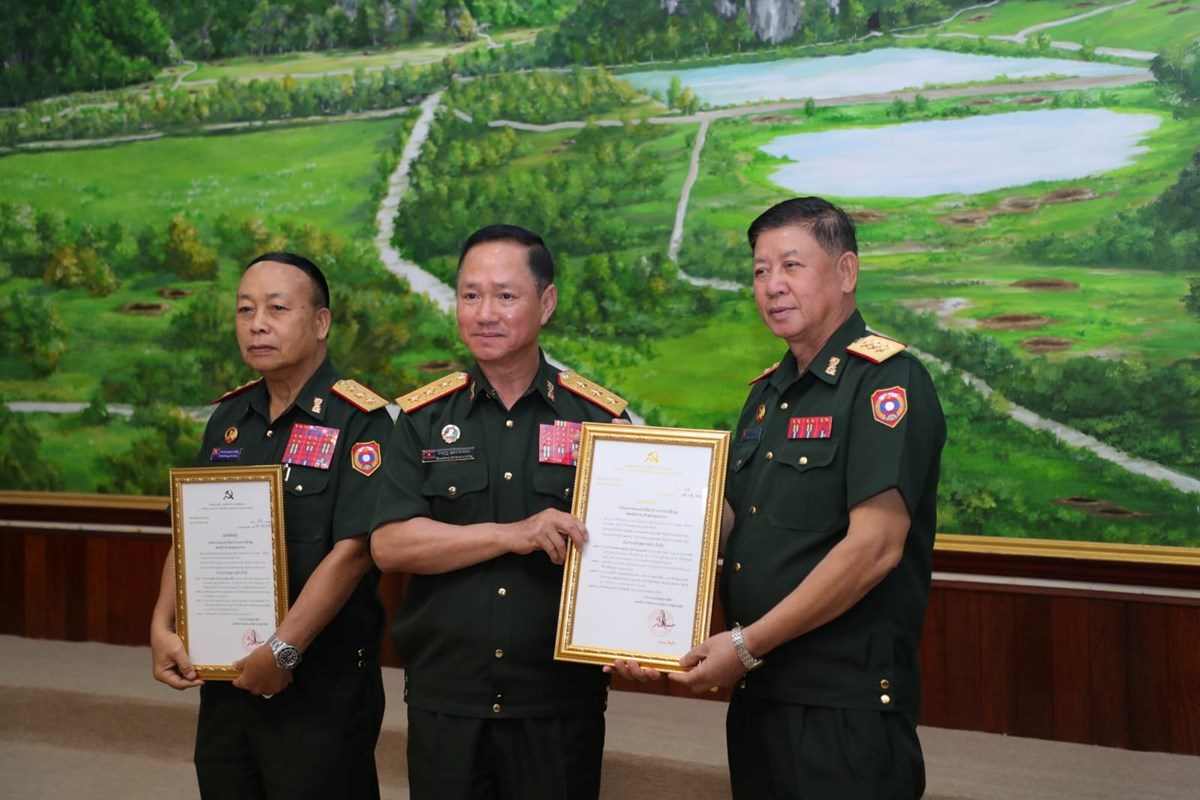 ປະກາດນາຍທະຫານຂນສງພກການກຽມຮບບຳນານ - image 2
