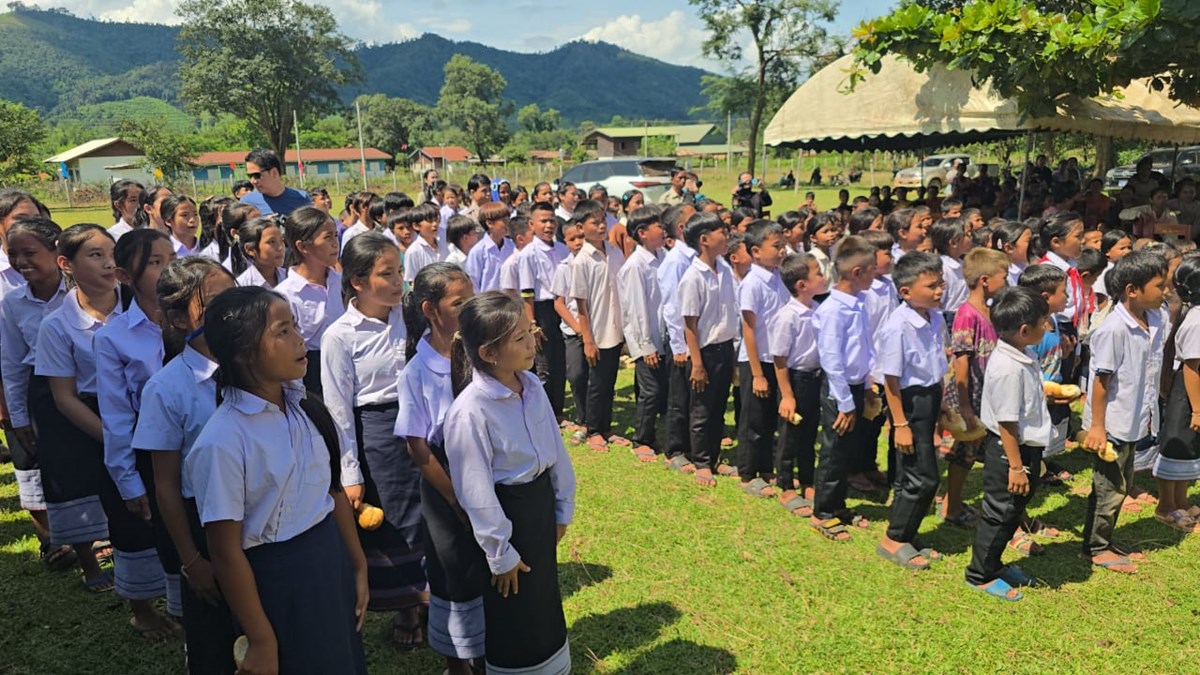 ທານ ບນໂຈມ ອບນປະເສດ ຊກຍການຮຽນ-ການສອນ, ຮວມພທໄຂສກຮຽນໃໝຢເມອງເຊໂປນ - image 2