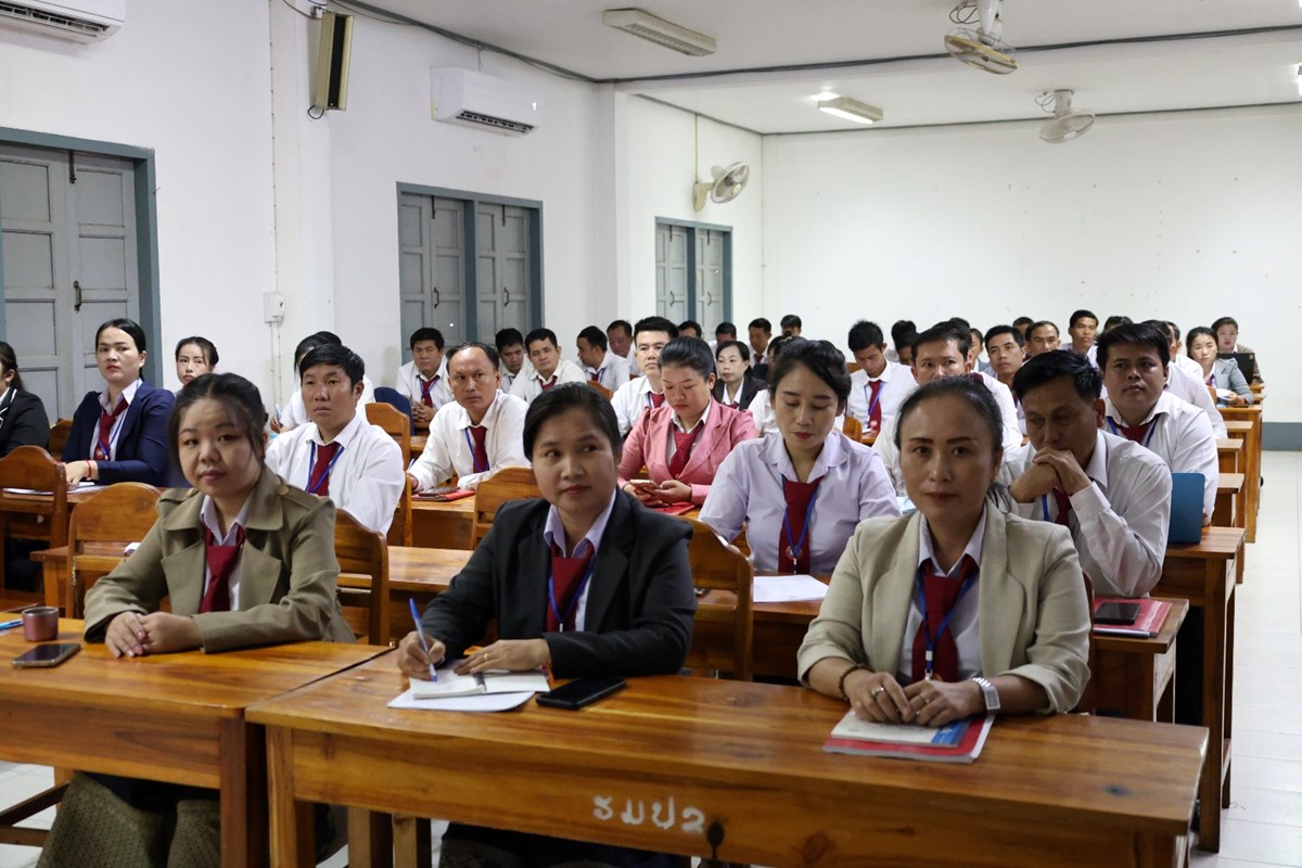 ເທດສະບານເມອງໂພນທອງ ຈະຕດຕງໄຟຟາເຍອງທາງ ໃນຕລານ - image 1