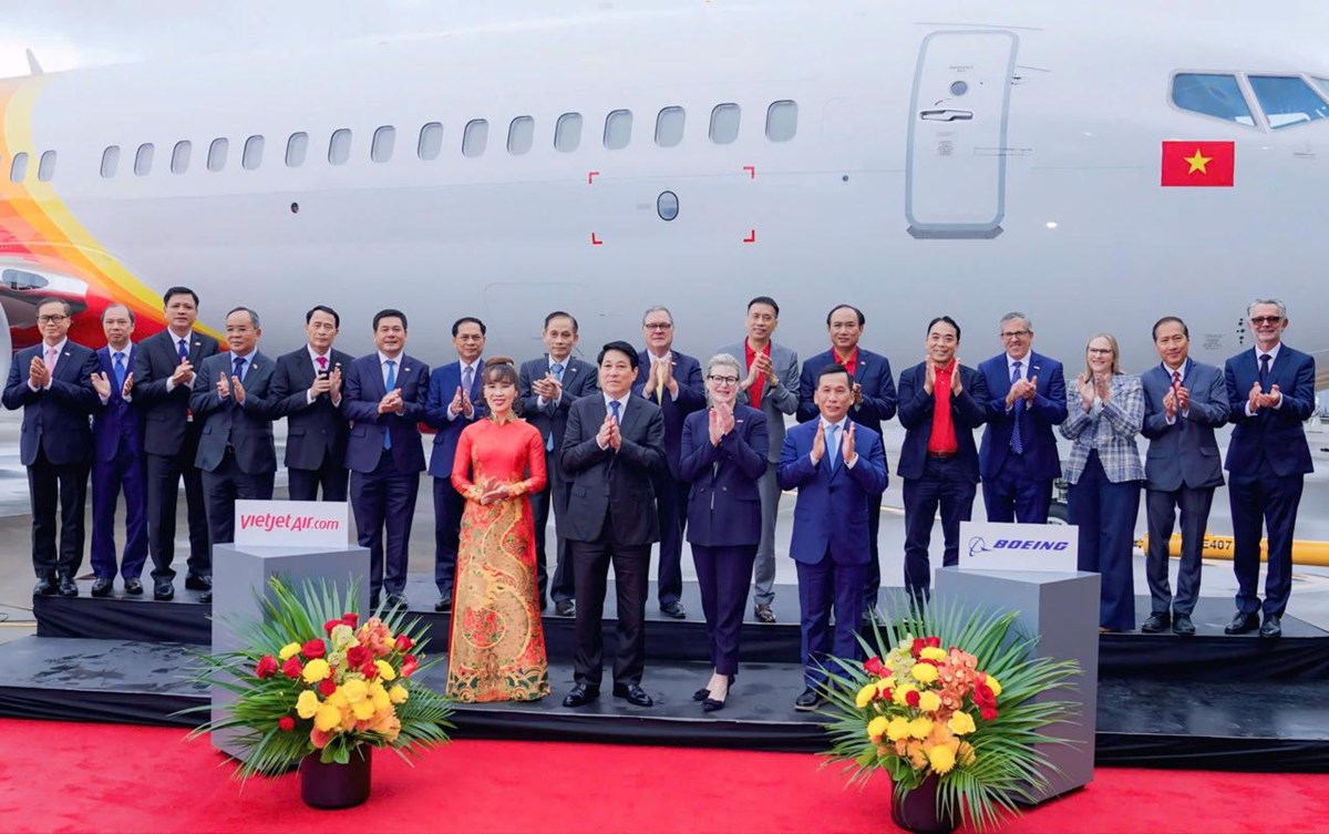 Vietjet ບນລບາດກາວສາຄນດວຍເຮອບນ Boeing ລຳທຳອດ, ເສມສາງສາຍພວພນລະຫວາງສະຫະລດ​ອາເມຣກາ - ຫວຽດນາມ - image 1