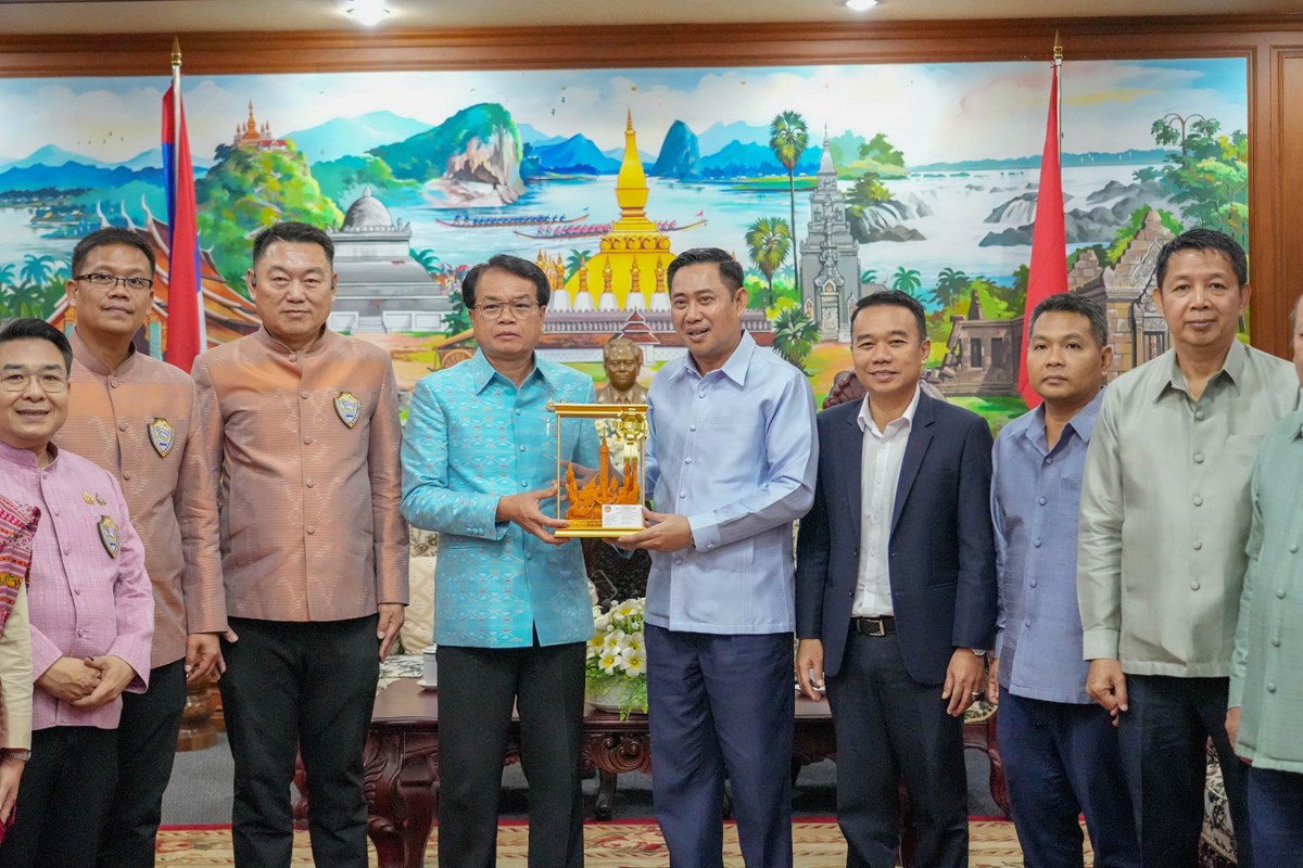 ເຈາແຂວງຈຳປາສກ ຕອນຮບຫາຍພາກສວນ ທມາຮວມງານບນປະວຣະນາ ອອກພນສາ-ຊວງເຮອປະເພນ ປະຈາປ - image 1