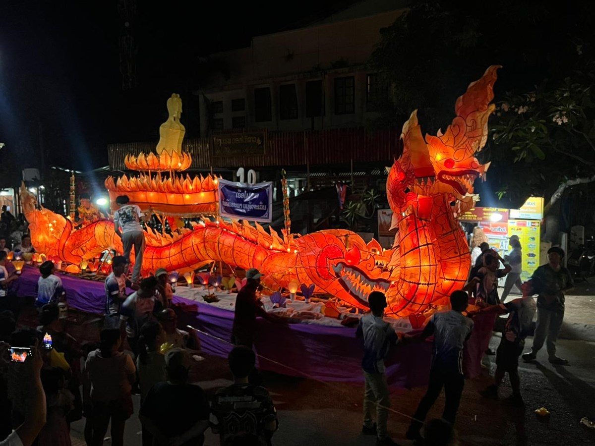 ງານປະກວດເຮອໄຟງາມ ບນອອກພນສາປະວລະນາ ຢນະຄອນ ຫວງພະບາງ - image 3