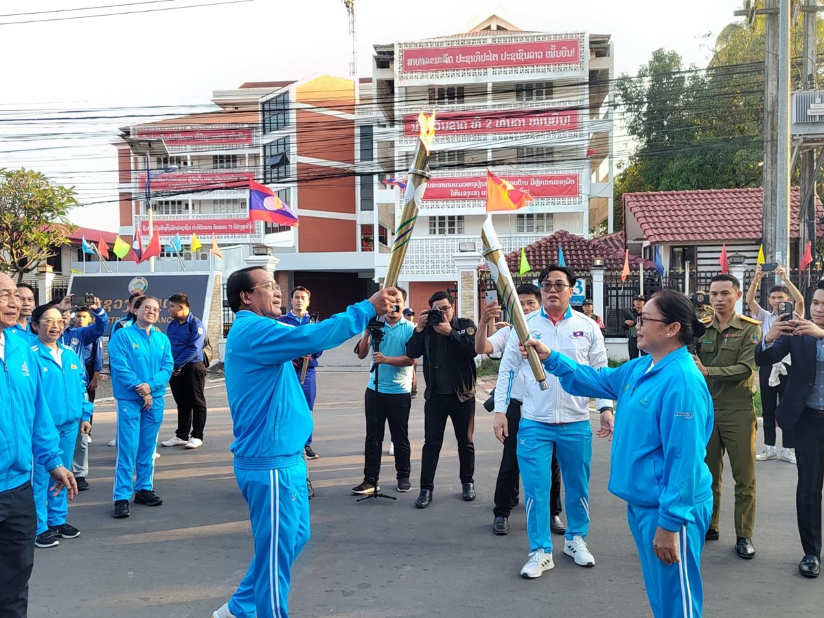 ຂະບວນແຫ-ແລນທວນໄຟ ງານມະຫະກາກລາແຫງຊາດ - image 3