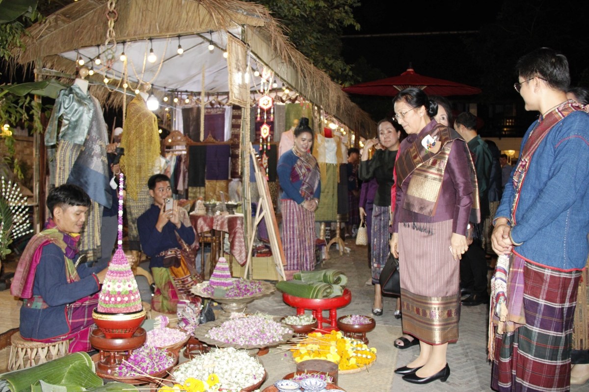 ເປດງານ “ມະຫະກຳສມຫດຖະກຳລາວ ຄງທ 24 ປະຈາປ 2025” - image 3