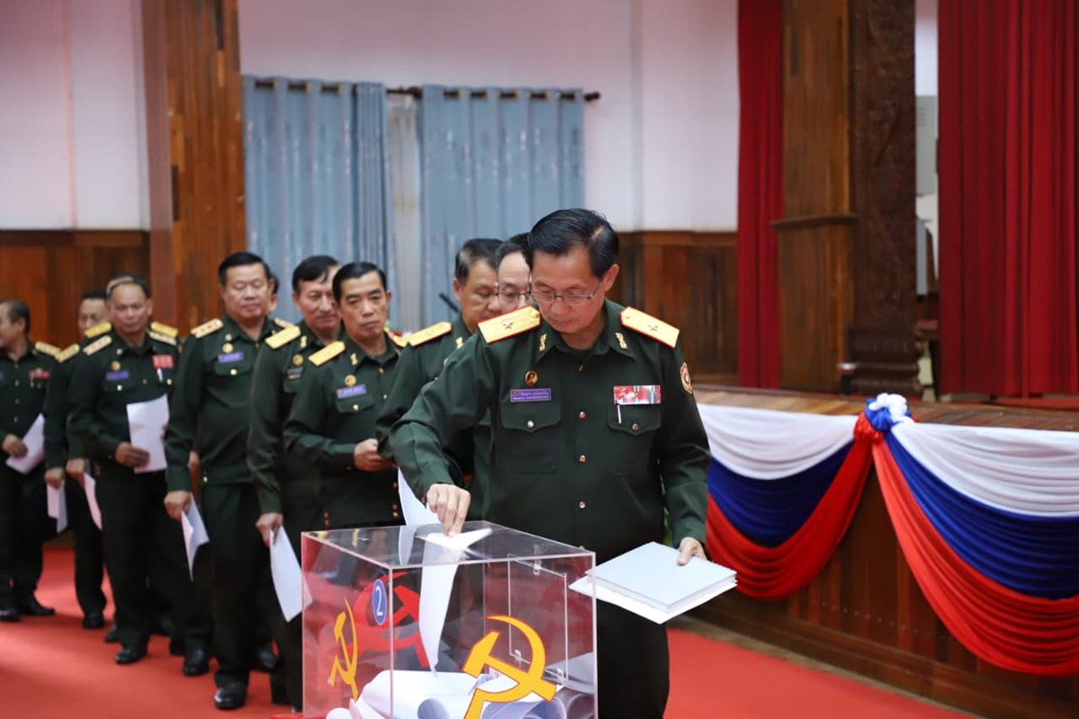 ກອງປະຊຸມຄົ້ນຄວ້າ, ປະກອບຄຳເຫັນໃສ່ຮ່າງບົດສຳຫຼວດການນໍາພາລວມ ຂອງຄະນະບໍລິຫານງານສູນກາງພັກສະໄໝທີ XI image 4 ກອງປະຊມຄນຄວາ, ປະກອບຄຳເຫນໃສຮາງບດສຳຫວດການນາພາລວມ ຂອງຄະນະບລຫານງານສນກາງພກສະໄໝທ XI - image 4