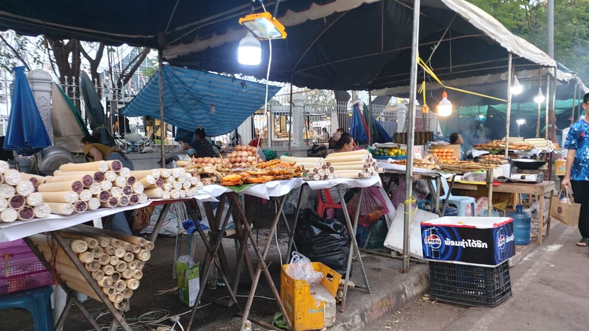 ເຂາຫາມ-ປງໄກ​ ອາຫານພນເມອງລາວເອກະລກໃນງານບນພະທາດຫວງ - image 2