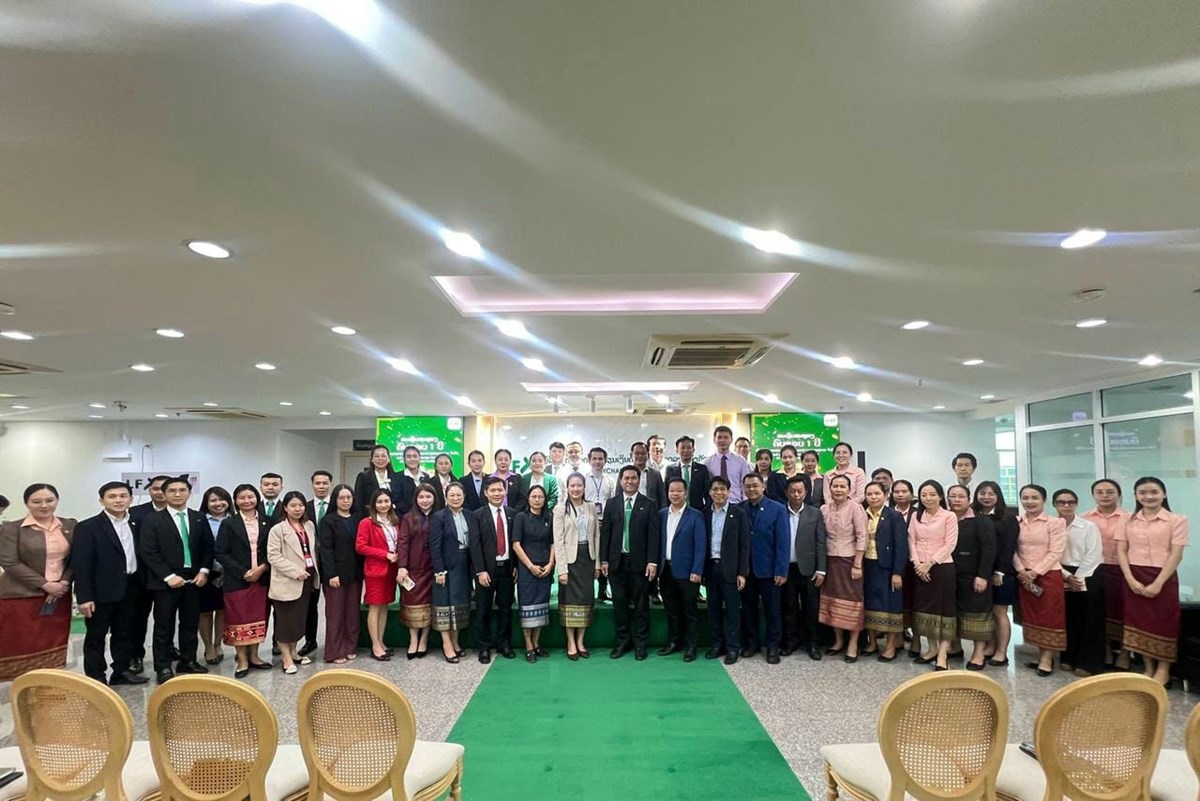 ສະເຫຼີມສະຫຼອງວັນສ້າງຕັ້ງບໍລິສັດຕະຫຼາດແລກປ່ຽນເງິນຕາຕ່າງປະເທດ ຄົບຮອບ 1 ປີ image 2 ສະເຫມສະຫອງວນສາງຕງບລສດຕະຫາດແລກປຽນເງນຕາຕາງປະເທດ ຄບຮອບ 1 ປ - image 2