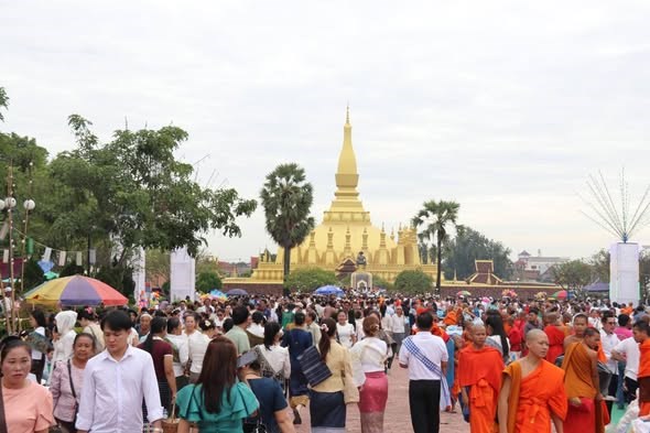 ງານບຸນນະມັດສະການພະທາດຫຼວງວຽງຈັນປີນີ້ ມວນຊົນຮ່ວມຮັກສາໄດ້ຮີດຄອງປະເພນີ image 1 ງານບນນະມດສະການພະທາດຫວງວຽງຈນປນ ມວນຊນຮວມຮກສາໄດຮດຄອງປະເພນ - image 1