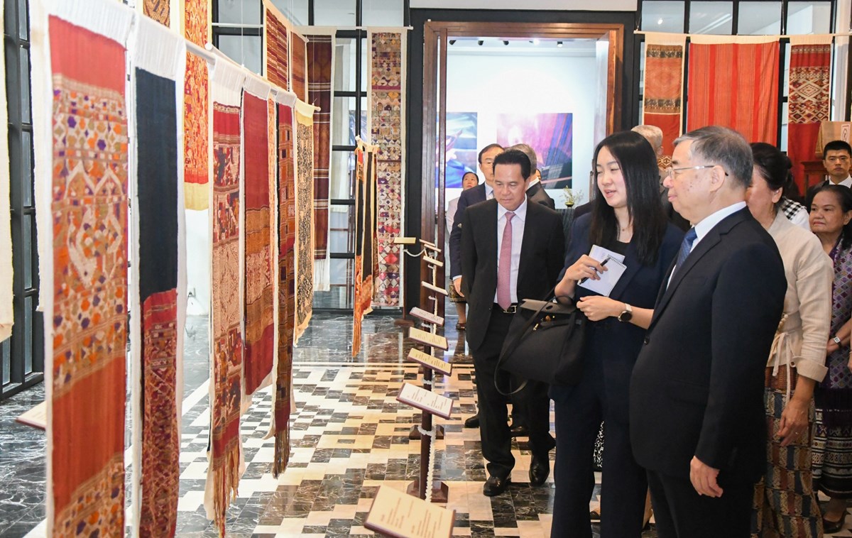 ສະຫາຍ ຫ ຊ ເລຍ ເດນທາງມາເຖງ ສປປ ລາວ - image 3