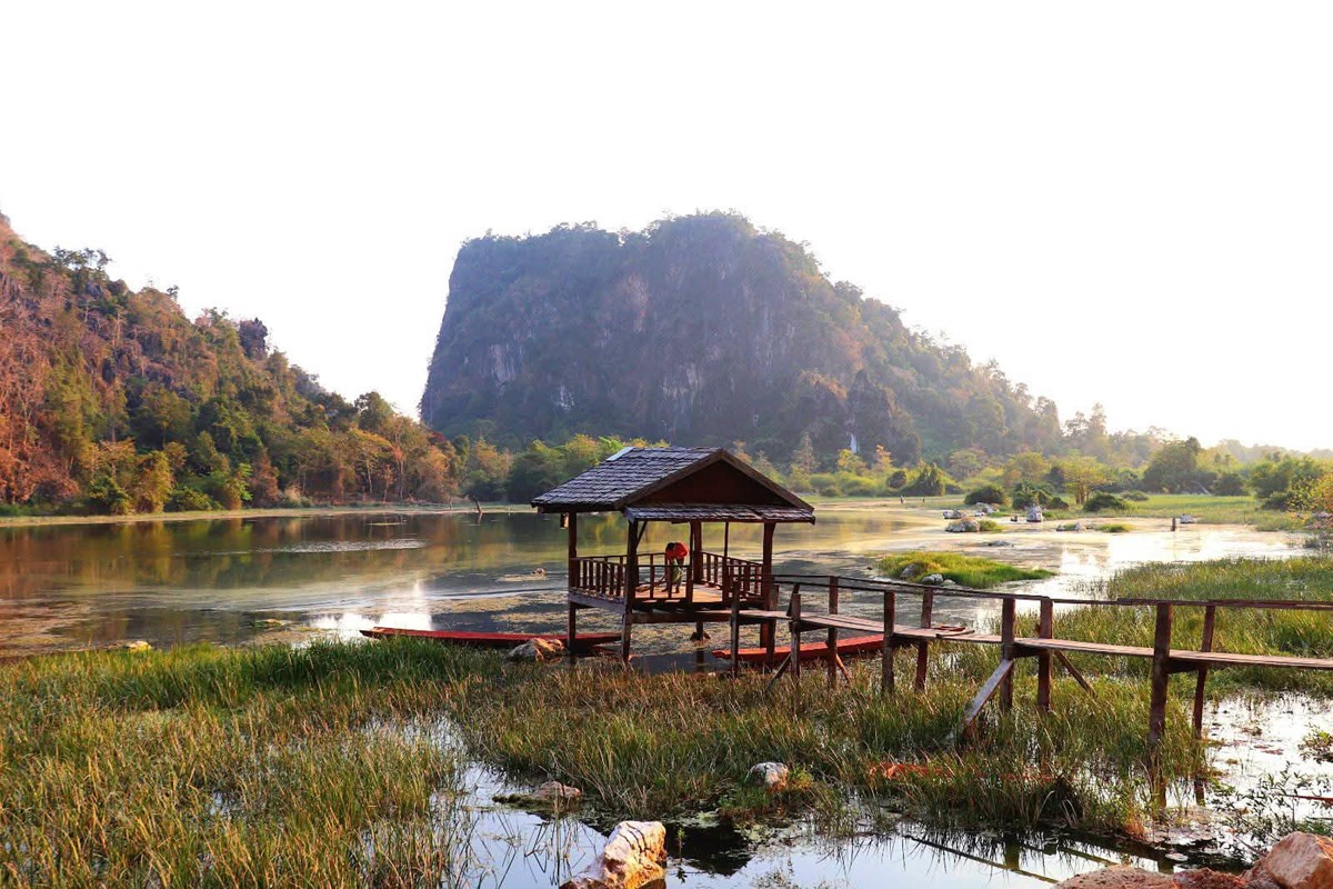 ອະດີດຮອງນາຍົກລັດຖະມົນຕີ ຢ້ຽມຊົມສະຖານທີ່ທ່ອງທ່ຽວ ບຶງໜອງເທົາ ແລະ ຖໍ້າປາເຊືອມ image 3 ອະດດຮອງນາຍກລດຖະມນຕ ຢຽມຊມສະຖານທທອງທຽວ ບງໜອງເທາ ແລະ ຖາປາເຊອມ - image 3