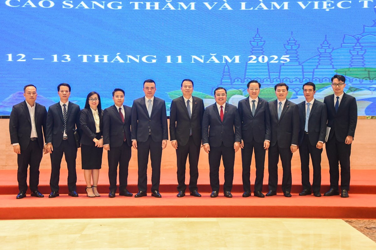 Vinachemຮວມຮບໃຊ ທານ ໂຮ ດກ ເຟກຮອງນາຍກລດຖະມນຕແຫງ ສສ ຫວຽດາມ ມາເຮດວຽກຢ ສປປ ລາວ: ຊກຍການຜນຂະຫຍາຍໂຄງການບເກອ ກາລ - ສນຍາລກການຮວມມດານເສດຖະກດຫວຽດນາມ - ລາວ - image 4