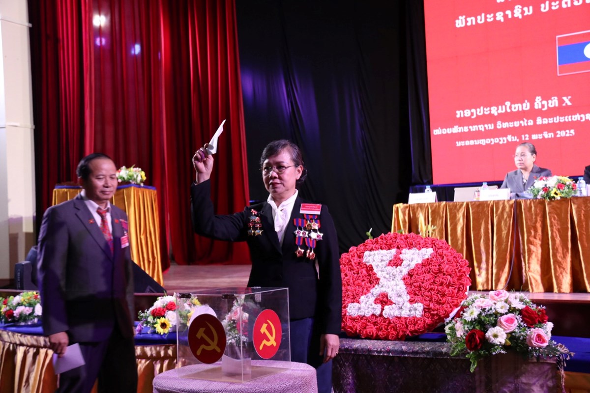 ສະຫາຍ ວລະພນ ຊາພວງ ໄດຮບເລອກຕາງໃຫເປນເລຂາໜວຍພກຮາກຖານ ວສຊ - image 3