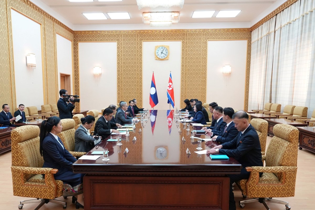 ສອງກະຊວງການຕ່າງປະເທດ ສປປ ລາວ ແລະ ສປປ ເກົາຫຼີ ສືບຕໍ່ເພີ່ມທະວີຮັດແໜ້ນການພົວພັນຮ່ວມມື image 1 ສອງກະຊວງການຕາງປະເທດ ສປປ ລາວ ແລະ ສປປ ເກາຫ ສບຕເພມທະວຮດແໜນການພວພນຮວມມ - image 1