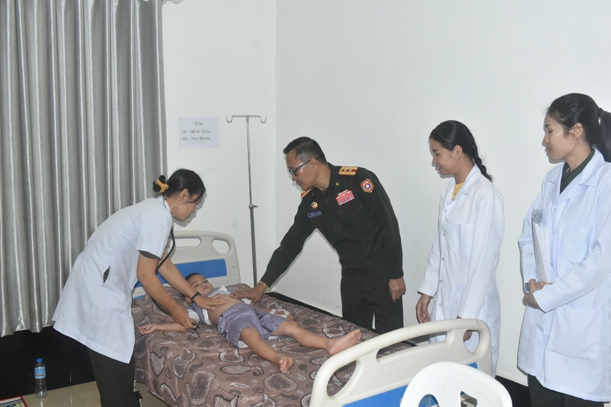 10 ເດອນຜານມາ ໂຮງໝທະຫານແຂວງສະຫວນນະເຂດ ມຄນເຈບມາໃຊບລການທງໝດ 12,371 ເທອຄນ - image 2