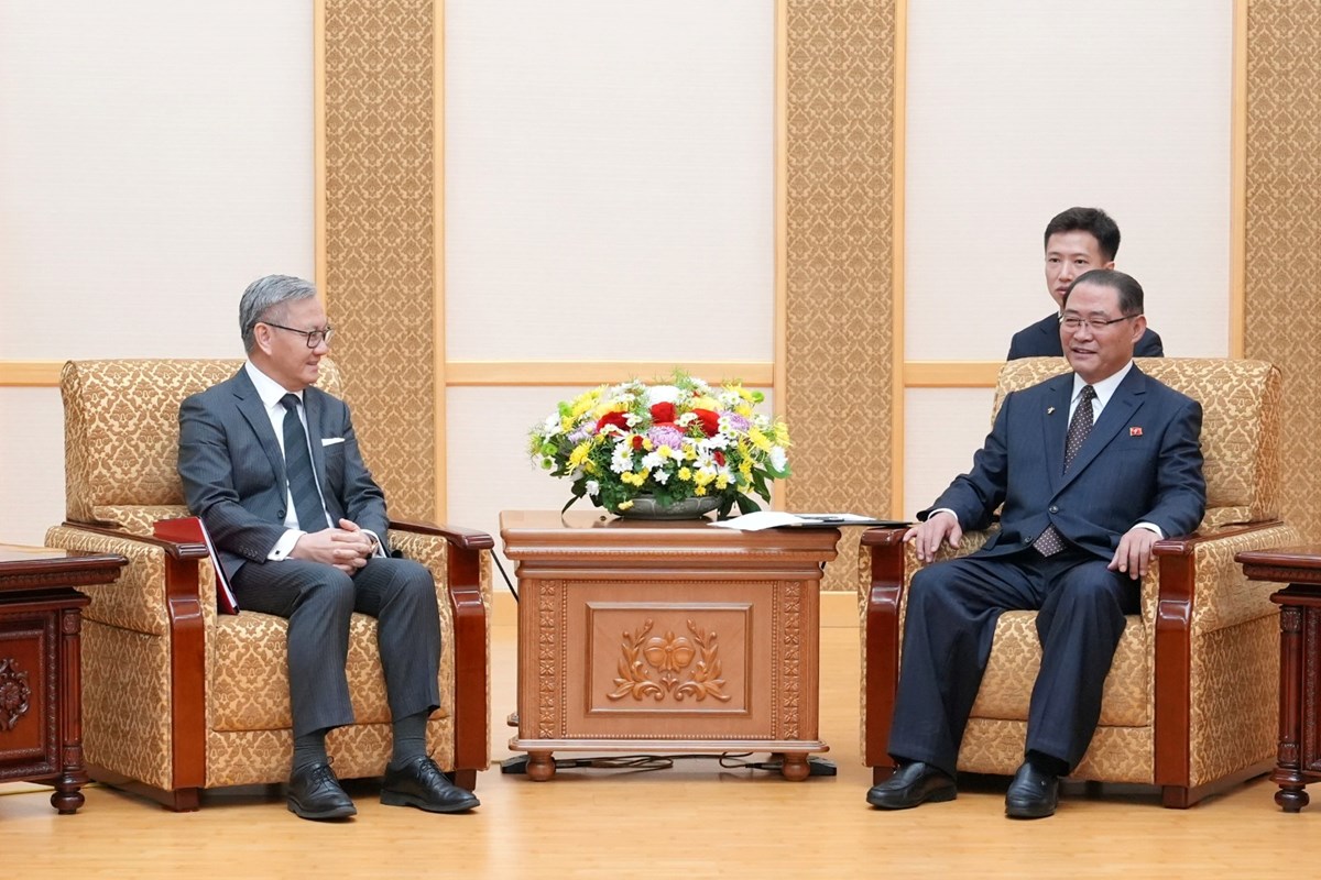 ລມຕ ກະຊວງການຕ່າງປະເທດແຫ່ງສປປລາວຢ້ຽມຂໍ່ານັບນາຍົກລັດຖະມົນຕີ ສປປເກົາຫຼີ image 1 ລມຕ ກະຊວງການຕາງປະເທດແຫງສປປລາວຢຽມຂານບນາຍກລດຖະມນຕ ສປປເກາຫ - image 1