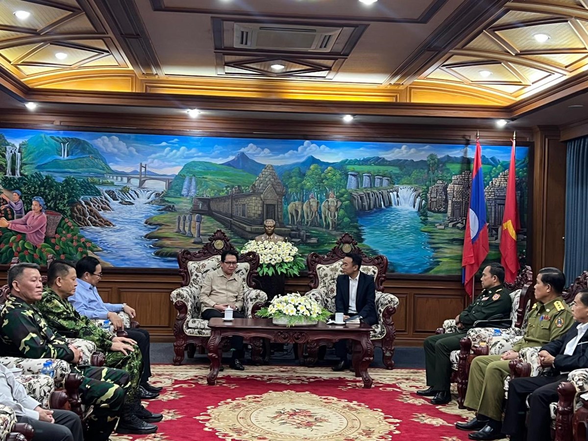 ການເຄອນໄຫວວຽກງານຊາຍແດນຂອງ ທານຮອງ ລມຕ ກະຊວງການຕາງປະເທດ ຢ2ແຂວງ - image 1