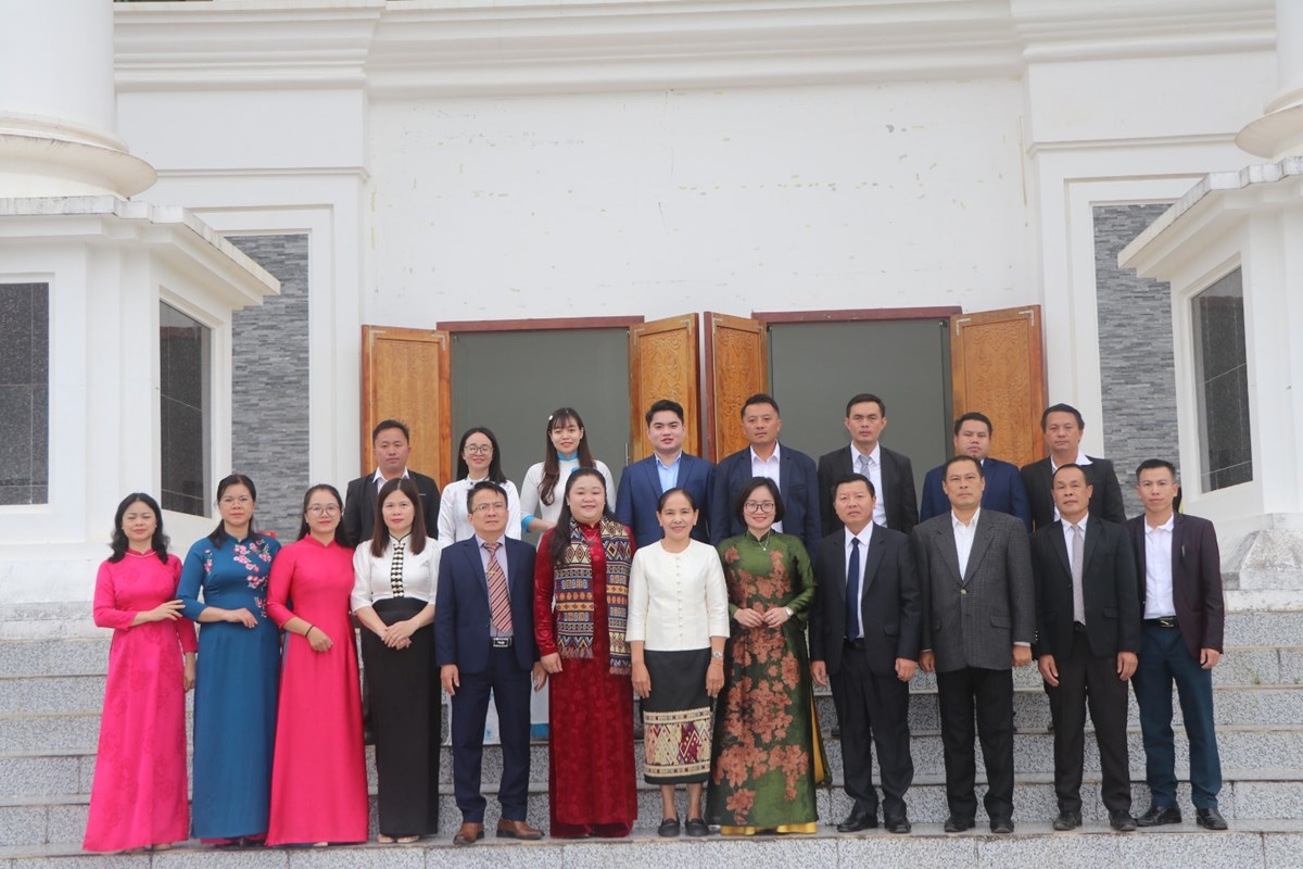 ອຳນວຍການໂຮງຮຽນທດສະດການເມອງ ແລະ ການປກຄອງແຂວງເຊນລາ ພບປະການນາແຂວງໄຊສມບນ. - image 2