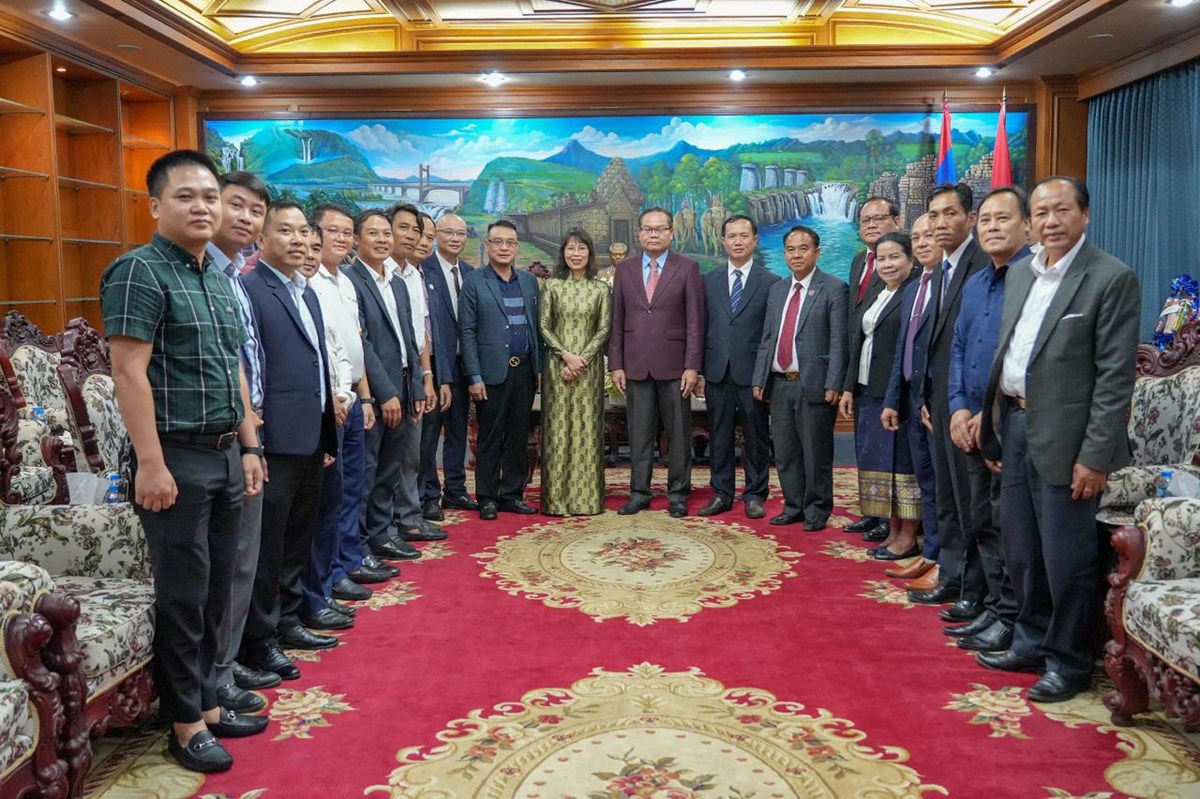 ກງສນໃຫຍ ສສ ຫວຽດນາມ ປະຈານະຄອນປາກເຊ ອວຍພອນການນາແຂວງຈຳປາສກ - image 1