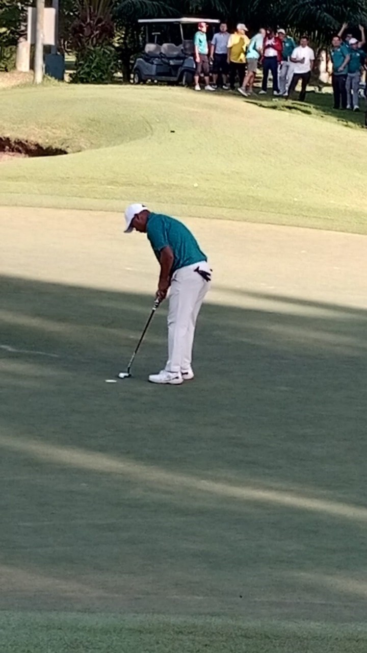 ມອບຫຼຽນ ກິລາກ໊ອຟ ນະຄອນຫຼວງວຽງຈັນ ເກມ 2025 image 2 ມອບຫຽນ ກລາກອຟ ນະຄອນຫວງວຽງຈນ ເກມ 2025 - image 2