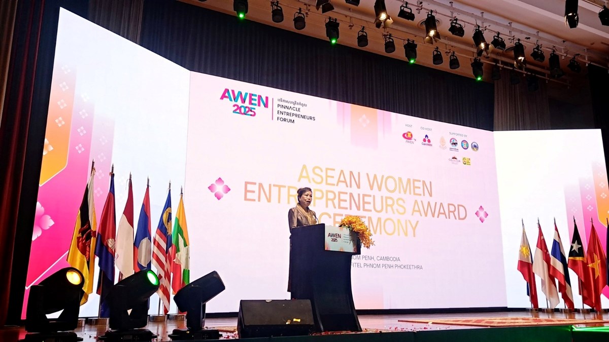 ມອບ-ຮບປະທານເຄອຂາຍຜປະກອບການແມຍງອາຊຽນ - image 1