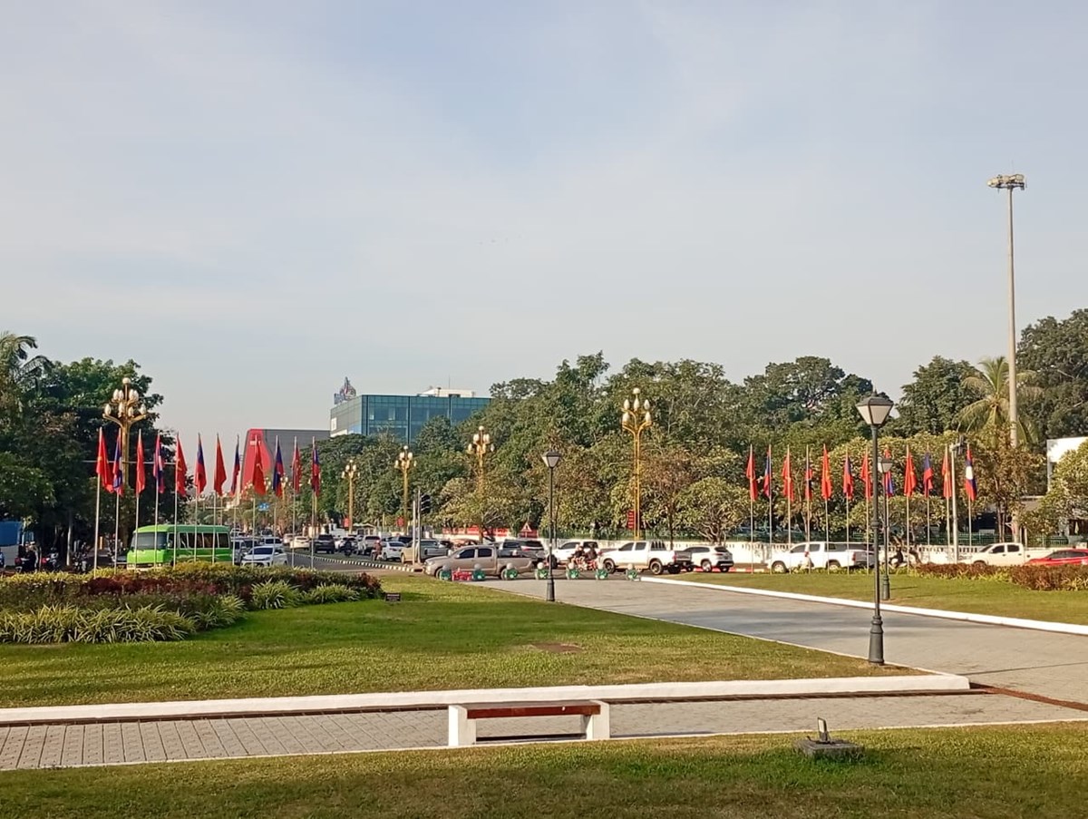 ນວ ປະດບປະດາຂານບຮບຕອນວນຊາດທ 2 ທນວາຄບຮອບ 50 ປ - image 3