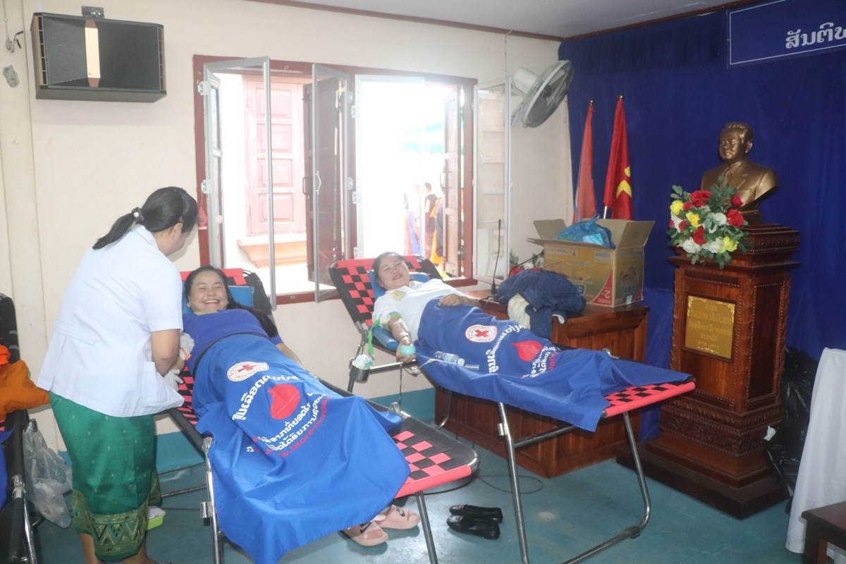 ຊາວໜມແຂວງຫວງພະບາງ ຮວມບລຈາກເລອດ - image 2