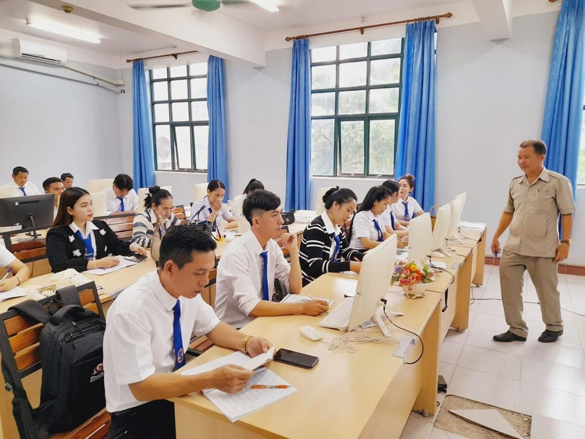 50 ປ ສປປ ລາວ ໄດຮບການພດທະນາຢາງຕເນອງ - image 1