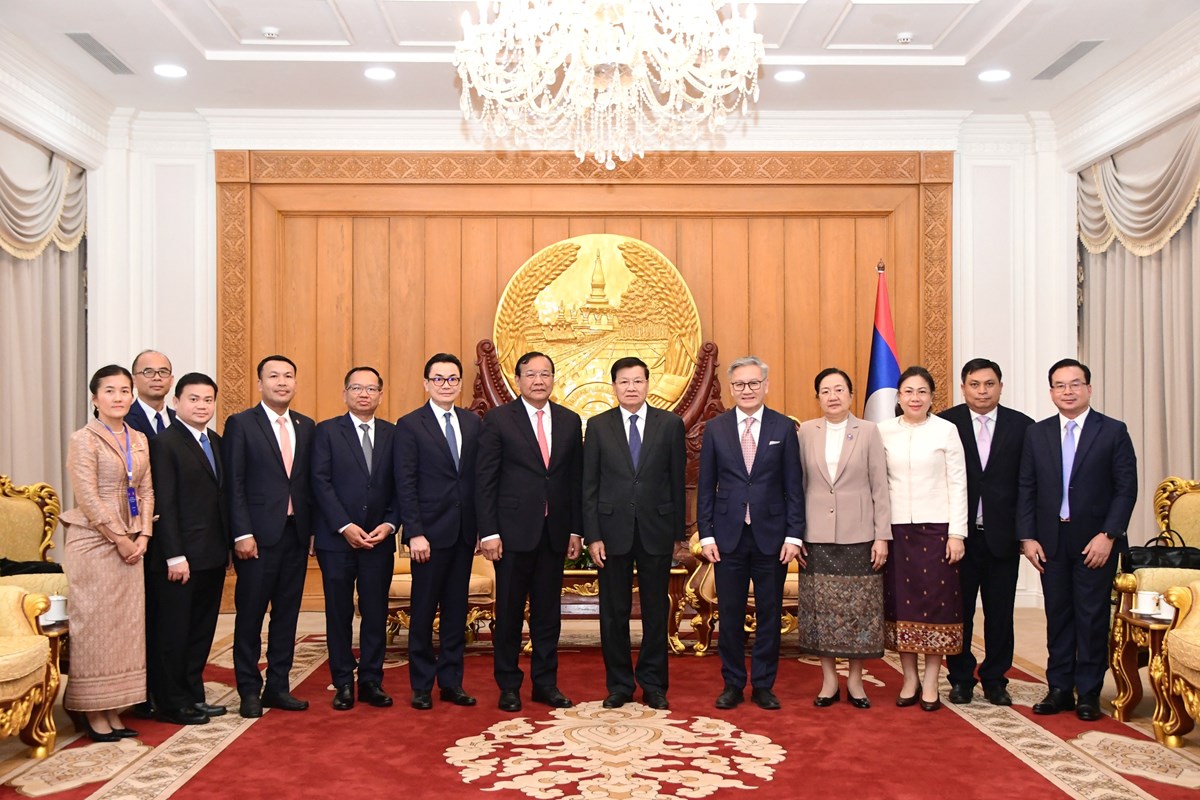 ປະທານປະເທດ ຕອນຮບ ລດຖະມນຕກະຊວງການຕາງປະເທດ ກາປເຈຍພອມຄະນະເຂາຢຽມຂານບ - image 3