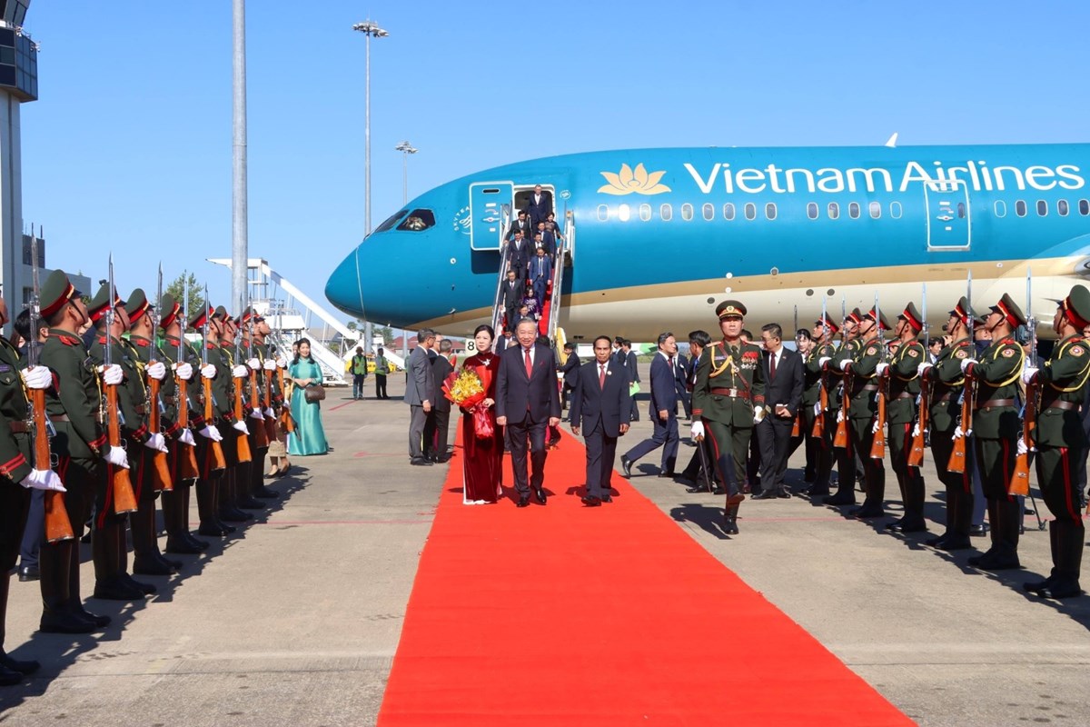 ເລຂາທການໃຫຍ ຄະນະບລຫານງານສນກາງພກກອມມນດຫວຽດນາມ ເດນທາງເຖງນະຄອນຫວງວຽງຈນ - image 2